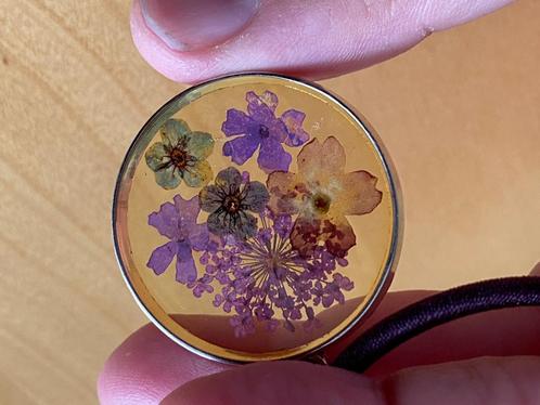 Mooie Ketting zilverkleurige hanger vol gedroogde bloemen zg, Sieraden, Tassen en Uiterlijk, Kettingen, Zo goed als nieuw, Overige materialen