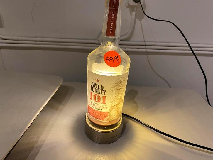 Wild Turkey Bourbon Fles Lamp - Touch Schakelaar, Verzamelen, Merken en Reclamevoorwerpen, Nieuw, Lichtbak of (neon) lamp, Ophalen