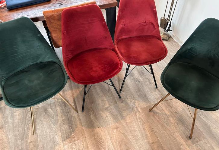 4 Gebruikte Kuipstoelen - Rood & Groen, Huis en Inrichting, Stoelen, Gebruikt, Vier, Kunststof, Overige kleuren, Ophalen