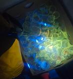 Enorme partij fluoriserend glaswerk, 3 dozen, Ophalen