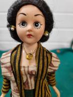 Pop vintage yogja dame, Ophalen of Verzenden