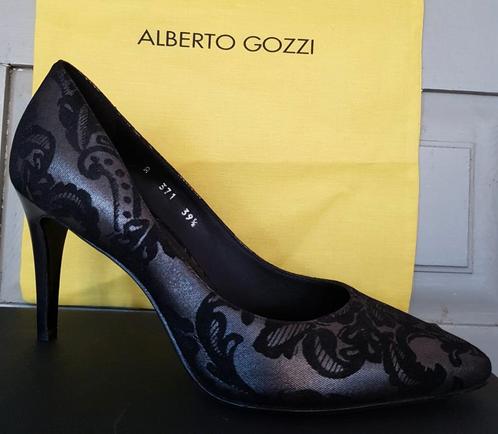 Nieuwe pumps zwart 39,5 Alberto Gozzi hakken kant kerst, Kleding | Dames, Schoenen, Nieuw, Pumps, Zwart, Ophalen of Verzenden