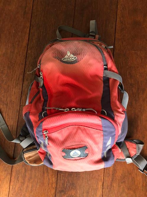 Vaude Rugzak 25+5L rood, Sieraden, Tassen en Uiterlijk, Tassen | Rugtassen, Zo goed als nieuw, 25 tot 40 cm, Ophalen of Verzenden