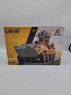 Italeri LAV-AT 1:35, Hobby en Vrije tijd, Modelbouw | Figuren en Diorama's, Ophalen of Verzenden, Nieuw, 1:35 tot 1:50, Diorama