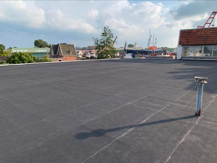 Dakdekker. Reparatie van een dak van elke complexiteit van, Doe-het-zelf en Verbouw, Dakpannen en Dakbedekking, Zo goed als nieuw