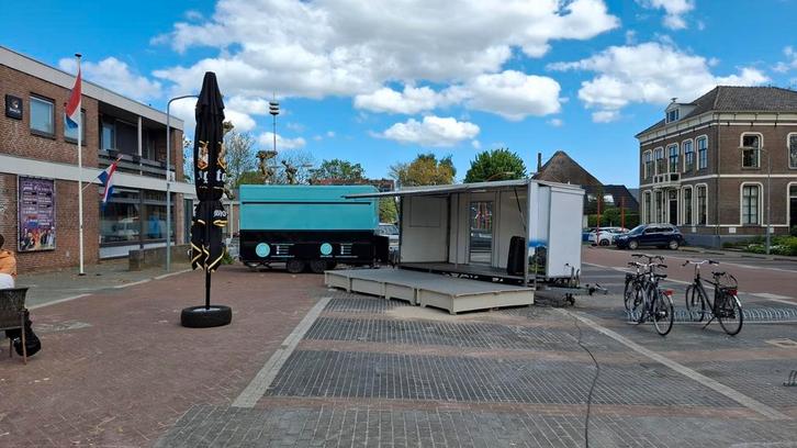 te huur, podiumwagen, jurywagen, evenementen wagen, Contacten en Berichten, Muziek maken en Bandleden