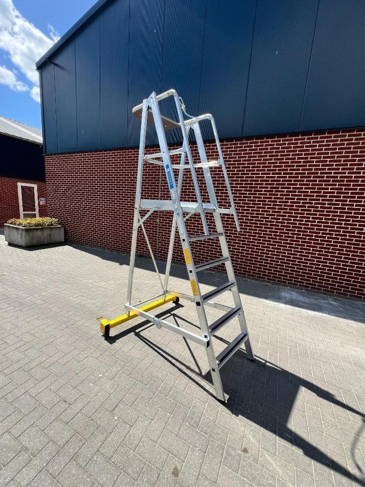 Platformtrap Aluminium Zarger, Doe-het-zelf en Verbouw, Ladders en Trappen, Zo goed als nieuw, Trap, Minder dan 2 meter, Ophalen