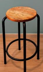 Vintage industriële barkruk / plantentafel, Huis en Inrichting, Krukjes, Ophalen, Zo goed als nieuw, Hout