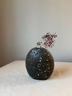 Preloved granieten stenen ovalen vaasje b12cm, Steen, Overige kleuren, Ophalen of Verzenden, Zo goed als nieuw