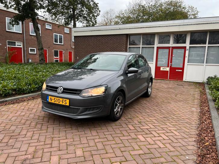 Volkswagen Polo 1.2 51KW 2010 Grijs, Auto's, Volkswagen, Bedrijf, Polo, Benzine, B, Hatchback, Handgeschakeld, Geïmporteerd, Zilver of Grijs