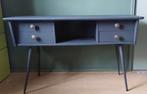 Vintage zware houten sidetable, Ophalen, 100 tot 150 cm, Zo goed als nieuw, 25 tot 50 cm