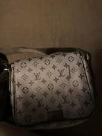 Ik verkoop dit tasje omdat ik het niet meer nodig heb!, Sieraden, Tassen en Uiterlijk, Tassen | Schoudertassen, Ophalen of Verzenden