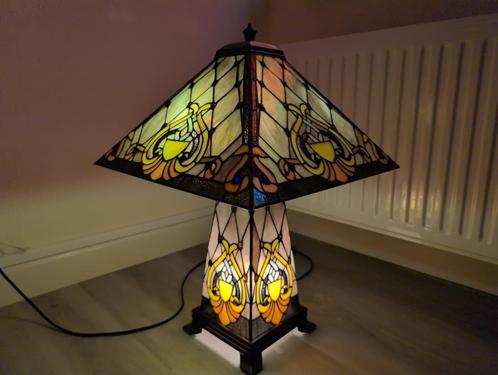 Tiffany tafellamp bijzonder mooi!, Huis en Inrichting, Lampen | Tafellampen, Zo goed als nieuw, Minder dan 50 cm, Ophalen of Verzenden