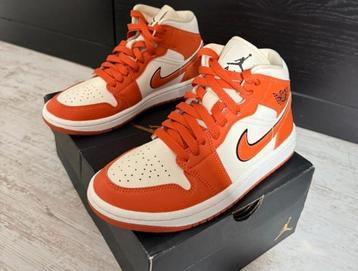 Nike Air Jordan Mid Oranje/Wit beschikbaar voor biedingen