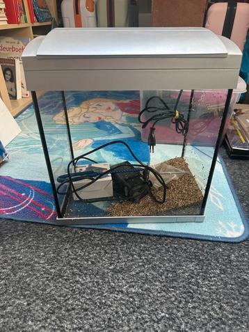 Superfish aquarium beschikbaar voor biedingen