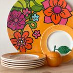 Retro Kunststof Flower Power Schaal met 6 Aardewerk Bordjes, Overige materialen, Ophalen of Verzenden, Zo goed als nieuw, Bord(en)