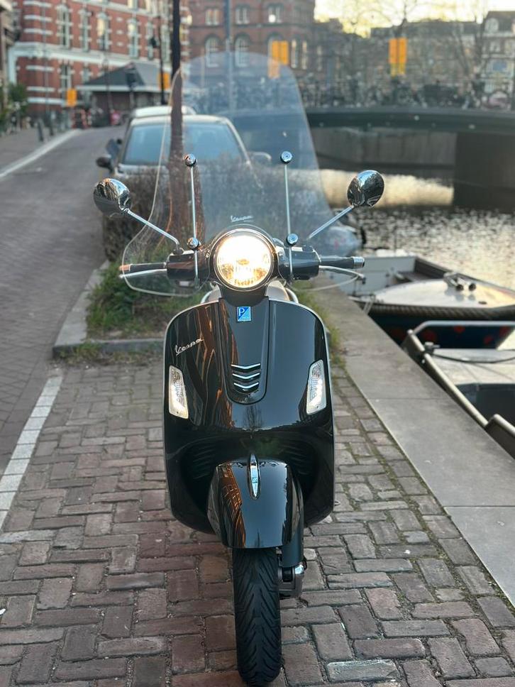 Vespa GTS 250 - 2016 - perfect onderhouden, Fietsen en Brommers, Snorfietsen en Snorscooters, Zo goed als nieuw, Vespa, Benzine