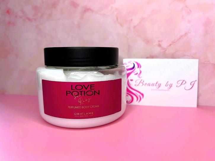 Love Potion Sensual Ruby Prefumed Body Cream Oriflame, Sieraden, Tassen en Uiterlijk, Uiterlijk | Lichaamsverzorging, Nieuw, Bodylotion, Crème of Olie
