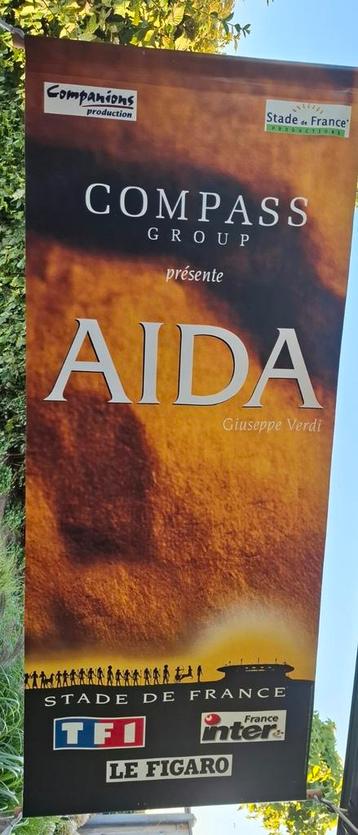 Originele Banner Compass Group Presenté Aida Van Verdi beschikbaar voor biedingen