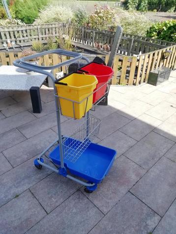 Professionele Schoonmaakkar werkwagen beschikbaar voor biedingen