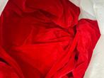 rode fluwelen stof/red velvet fabric, Hobby en Vrije tijd, Stoffen en Lappen, 120 cm of meer, 200 cm of meer, Ophalen of Verzenden