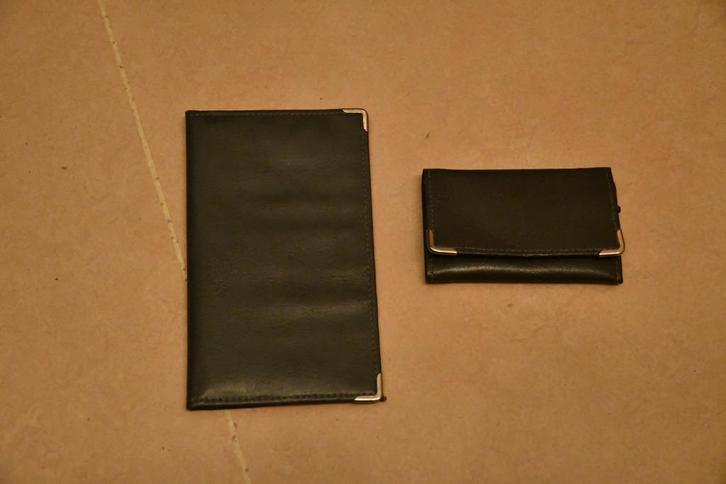 Zeer platte grijze portefeuille en sleutelhouder, Sieraden, Tassen en Uiterlijk, Portemonnees, Nieuw, Overige merken, Grijs, Met knipsluiting