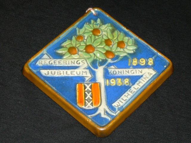 Goedewaagen Jubileum Tegel Wilhelmina, Antiek en Kunst, Antiek | Wandborden en Tegels, Ophalen