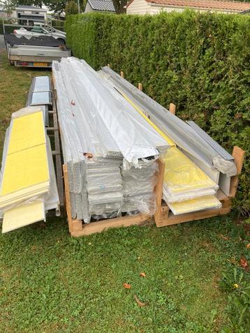 Partij wit Kunstof schroten 25cm breed glad chalet bekleding beschikbaar voor biedingen
