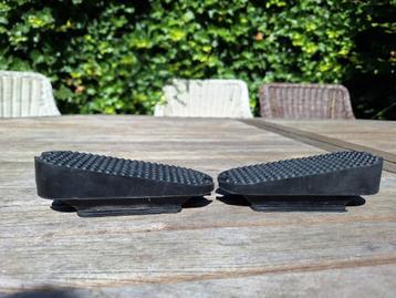 nieuwe asymmetrische stijgbeugel blokken  beschikbaar voor biedingen