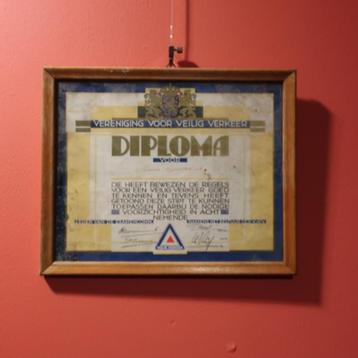Diploma Vereniging voor Veilig Verkeer oud in lijst 29 x 24 beschikbaar voor biedingen
