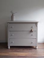 Landelijke klassieke kast, commode, dressoir, legkast