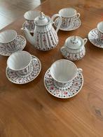 Lomonosov Theeservies 'Red Net with Flowers', Antiek en Kunst, Antiek | Servies compleet, Ophalen of Verzenden