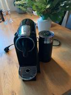 Nespresso machine met melkopschuimer, Witgoed en Apparatuur, Gebruikt, Koffiemachine, Ophalen of Verzenden, 1 kopje