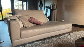 Leder Chaise Longue bank / Leren bank beschikbaar voor biedingen