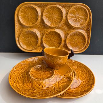 Gien Frankrijk artisjok servies met zuurschaaltje en borden beschikbaar voor biedingen