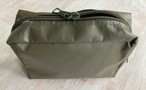 Groene Leger Toilettas Waterdicht 20cm x 14cm x 7cm, Verzamelen, Militaria | Algemeen, Landmacht, Overige typen, Nederland, Ophalen of Verzenden