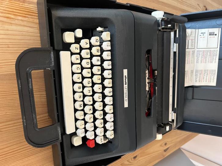 Olivetti lettera 37 typemachine, Diversen, Typemachines, Gebruikt, Ophalen