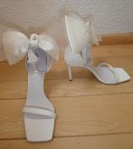 NIEUW Josh V pumps maat 39 offwhite strik satijn voile Liva, Kleding | Dames, Verzenden, Wit, Nieuw, Sandalen of Muiltjes