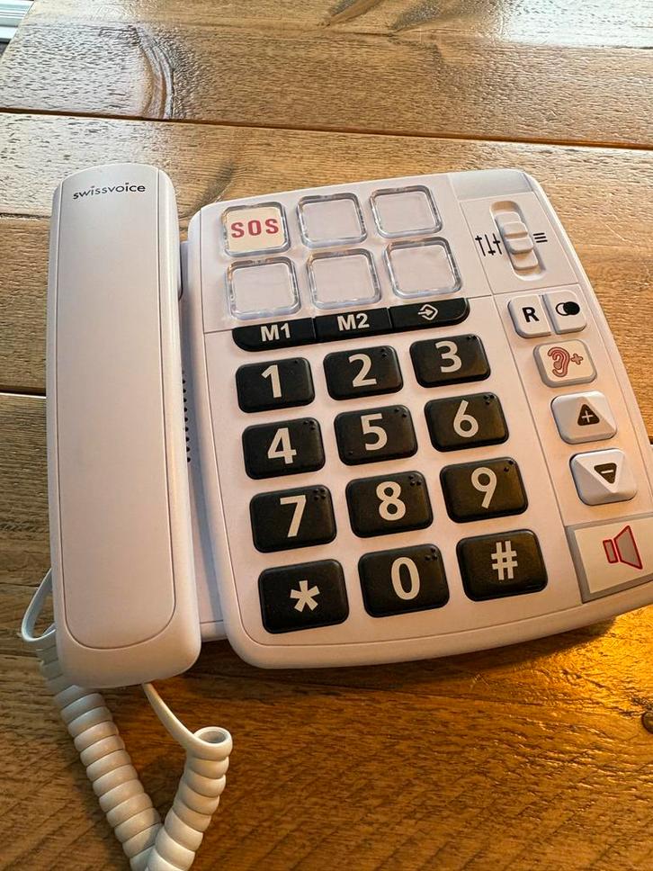 Aangepaste telefoon voor slechthorenden/slechtzienden, Telecommunicatie, Vaste telefoons | Niet Draadloos, Zo goed als nieuw, Ophalen of Verzenden