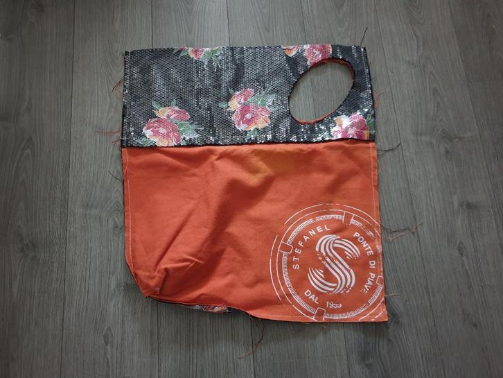 STEFANEL grote aparte oranje pailletten schoudertas ~ NH0504, Sieraden, Tassen en Uiterlijk, Tassen | Schoudertassen, Zo goed als nieuw