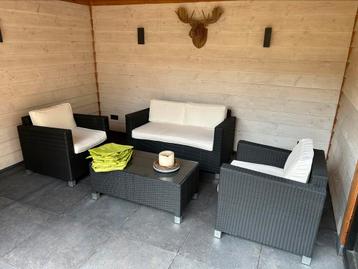 Complete loungeset met extra set hoezen beschikbaar voor biedingen