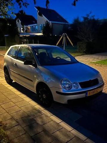 Volkswagen Polo 1.4 55KW 2004 Grijs beschikbaar voor biedingen