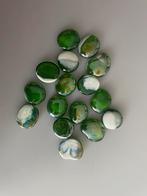 16 glas nuggets groen parelmoer wit glazen kiezelstenen, Ophalen of Verzenden, Zo goed als nieuw