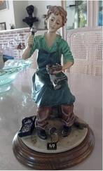 Beeld - Capodimonte - "Il Calzolaio" - De Schoenmaker, Verzamelen, Beelden en Beeldjes, Ophalen of Verzenden, Zo goed als nieuw