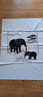 Geborduurde lap met Olifanten, Ophalen of Verzenden, Nieuw, Handborduren, Overige typen