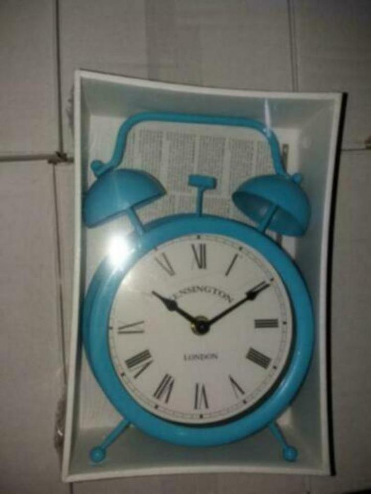 Partij Klok in de vorm van een wekker, Huis en Inrichting, Woonaccessoires | Klokken, Nieuw, Wekker of Tafelklok, Ophalen of Verzenden