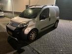 Fiat Fiorino 1.3 D 70KW 2012 EURO 5 AIRCO, Auto's, Bestelauto's, Voorwielaandrijving, Euro 5, Stof, Zwart