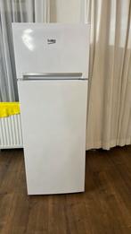 Koelkast merk beko vraagprijs €185, Witgoed en Apparatuur, Koelkasten en IJskasten, 200 liter of meer, Met aparte vriezer, Ophalen of Verzenden