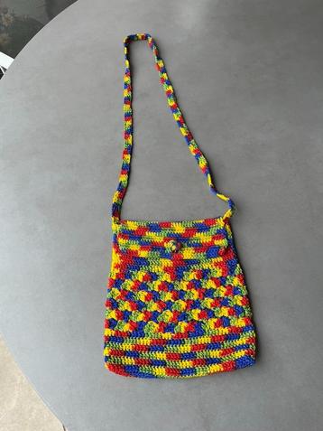 Nieuw rood/blauw/geel/groen gehaakt schoudertasje beschikbaar voor biedingen