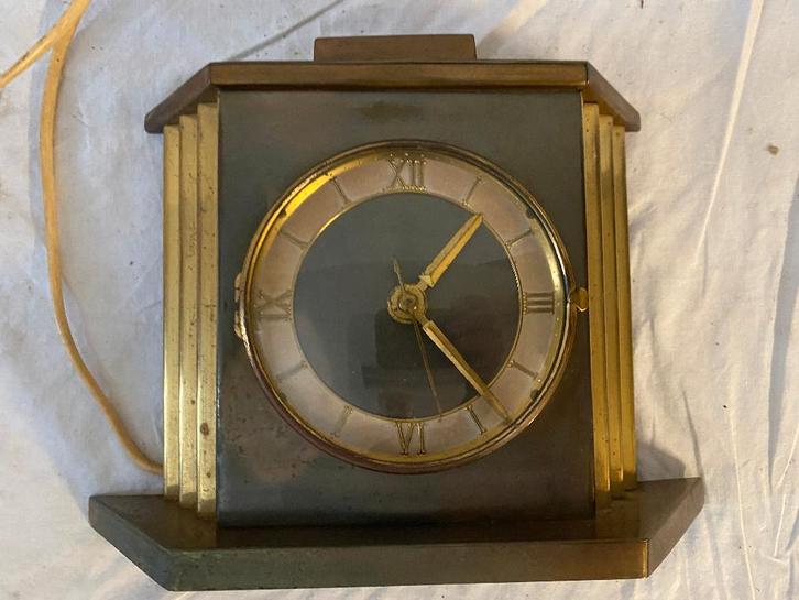 Elektrische klok op 230V, Antiek en Kunst, Antiek | Klokken, Ophalen of Verzenden